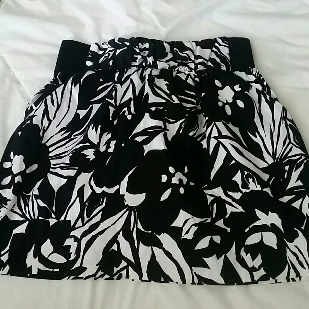 Flower pattern skirt